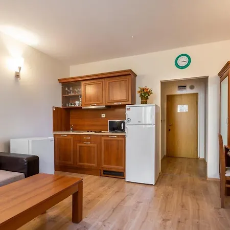 Avalon Appartament Da Lary Διαμέρισμα *